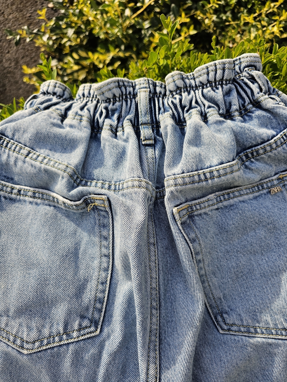 Zara Light Blue High-Rise Paperbag Waist Jeans - Picture 4 of 8
